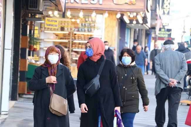 "Tedbirler Gevşeyince Vakalar Arttı!"