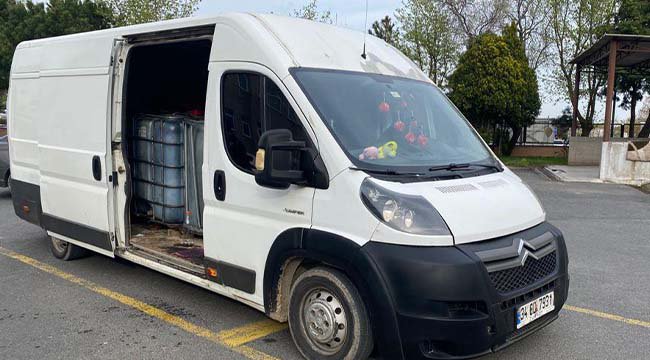 Minibüste 3 Ton Kaçak Akaryakıt Ele Geçirildi