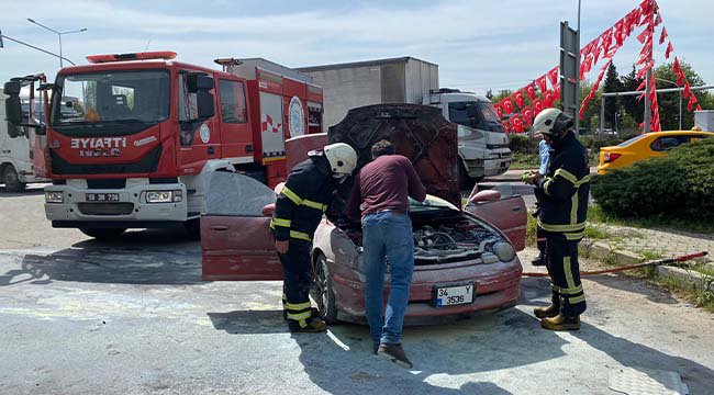 Yanan Aracı Görünce Yangın Tüpünü Alıp Koştu