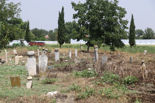 "Osmanlı Mezar Taşlarının Sergilendiği Alanlar Daha Özenli Korunmalı"