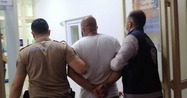 Maskesiz Hapşıran Yaşlı Adamı Bıçakladı!