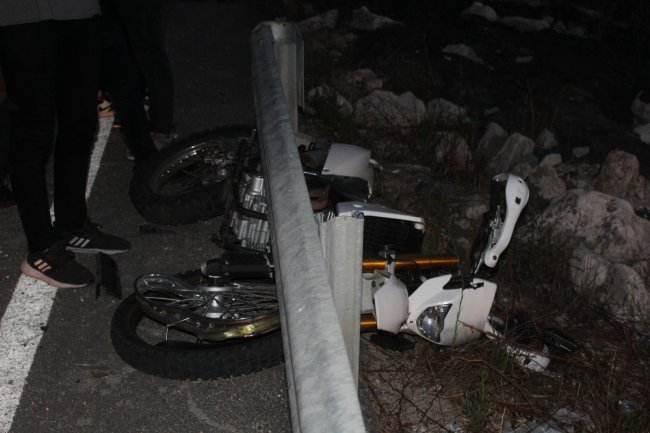 Otomobil Motosikletle Çarpıştı, 1 Ağır Yaralı