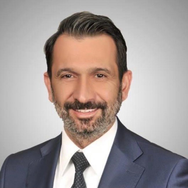 AK Parti Meclis Üyesi İstifa Etti
