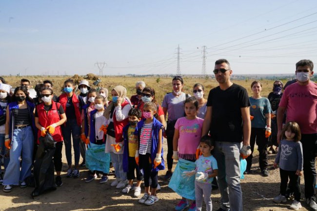 Çevre Temizliğinde 555 Kilogram Atık Toplandı