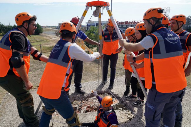Çorlu Belediyesi Arama Kurtarma Ekibi Saha Eğitimi Aldı
