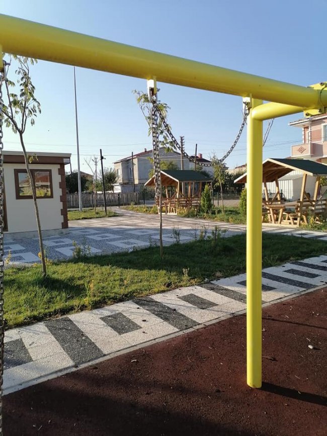 Vicdansızlar! Oyun Parkını Tahrip Ettiler
