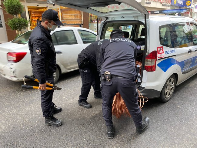 Bakır Tel Hırsızları Otomobilin Benzini Bitince Yakalandı