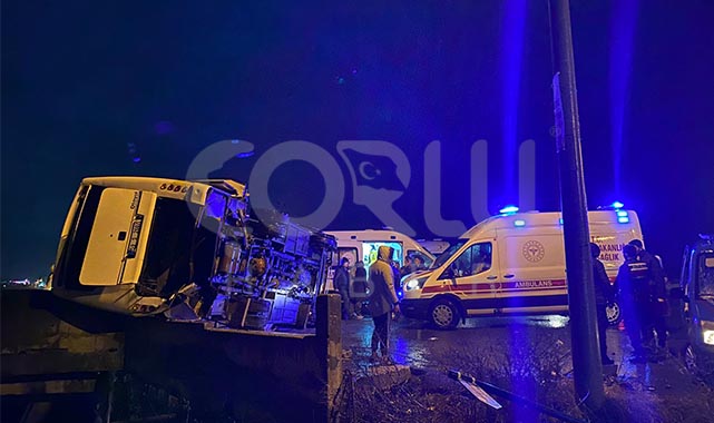 Beton Mikseri İşçi Servisiyle Çarpıştı, 20 Yaralı