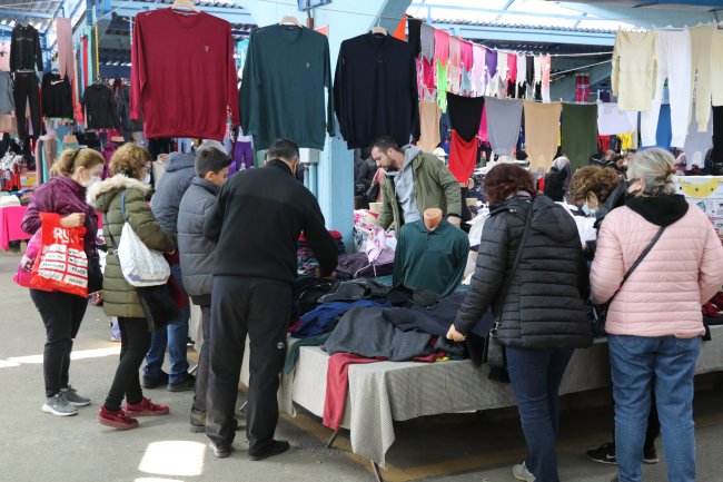 Yunan ve Bulgar Turistler Kışlık Alışverişi İçin Edirne'deki Sosyete Pazarını Tercih Ediyor