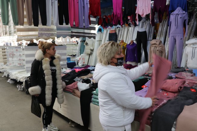 Yunan ve Bulgar Turistler Kışlık Alışverişi İçin Edirne'deki Sosyete Pazarını Tercih Ediyor