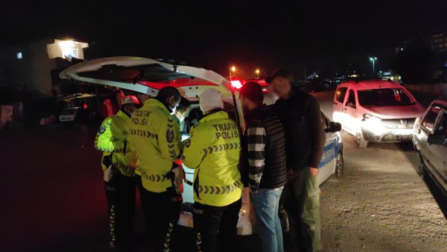 Polisin Alkollü Sürücü ve Arkadaşı İle İmtihanı