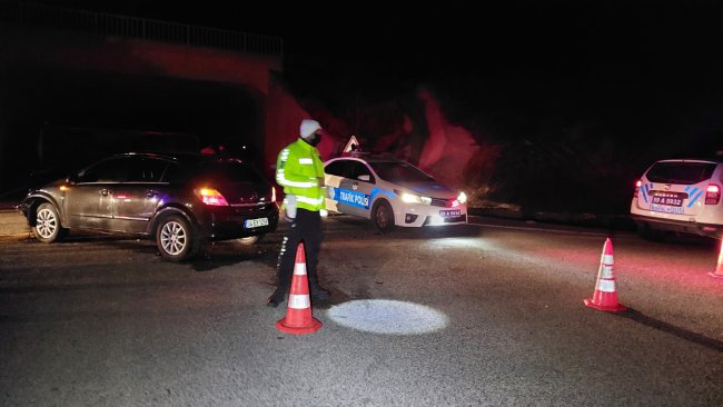 Askeri Personeli Taşıyan Servis Kaza Yaptı, 14 Yaralı