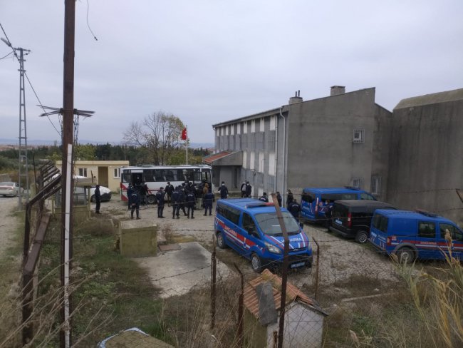Tekirdağ'da Balıkçı Teknesinde 194 Kaçak Göçmen Yakalandı