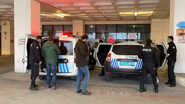 Hastaneye Getirilen Suçluyu Polisle Çatışıp Kaçırmak İstediler