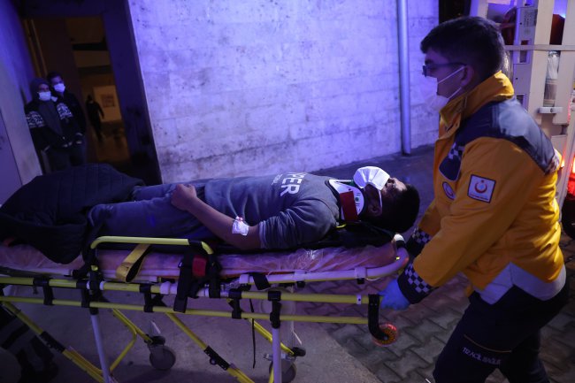Mültecileri Taşıyan Minibüs Devrildi, 16 Yaralı
