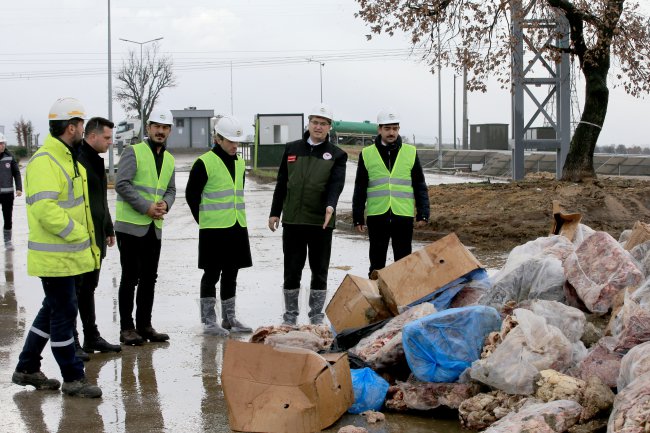 Bir İşletmede Son Kullanma Tarihi Geçmiş 4 Ton Et Ele Geçirildi