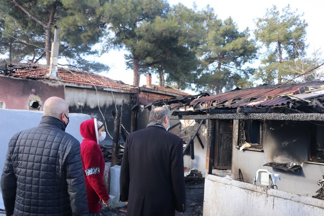Yangında Küle Dönen 4 Ev Valilik Tarafından Onarılacak
