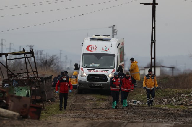 Edirne'de 12 Göçmen Donarak Öldü