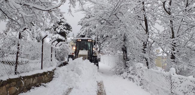 Kar Nedeniyle 31 Köy Yolu Kapandı