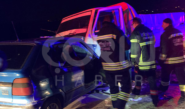 Otomobil Kamyonetle Çarpıştı, 1 Ölü 1 Ağır Yaralı