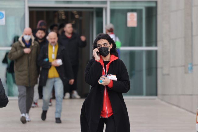 Ukrayna'dan Tahliye Edilen Türk Vatandaşları Yurda Giriş Yapmaya Başladı