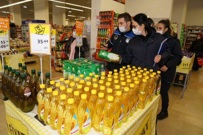 Çorlu'da Marketlerde Sıvı Yağ Fiyatları Denetlendi