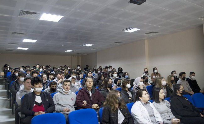 Gazeteciler Öğrencilere Mesleklerini Anlattı