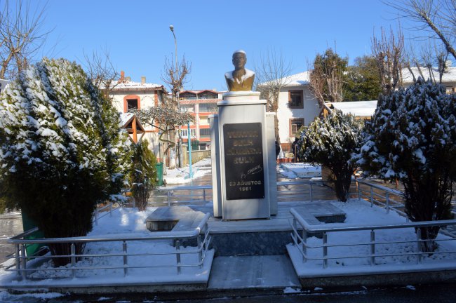4 İlçe Güne Kar Yağışıyla Başladı