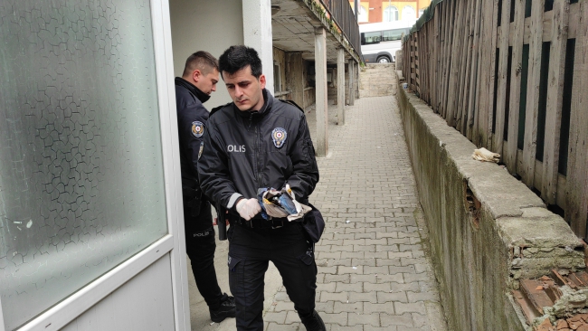 Ruhsatsız Tabancasını Temizlerken Kendisini Vurdu