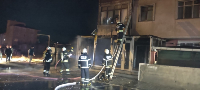 Mahallede Bir Anda Alevler Yükseldi! 1 Kişi Gözaltına Alındı