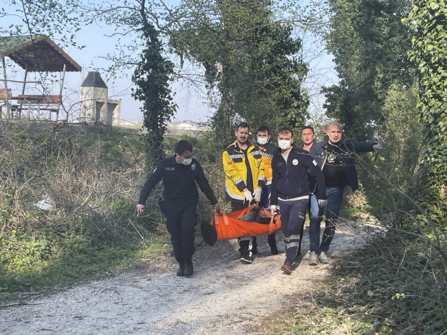 Ormanda Kendini Bıçaklayıp Polisten Yardım İstedi