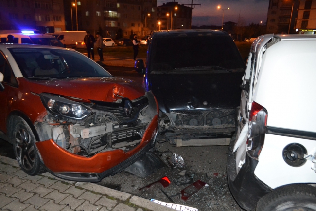 Kaza Geliyorum Dedi! Alkollü Sürücünün Kaza Anı Kameraya Yansıdı