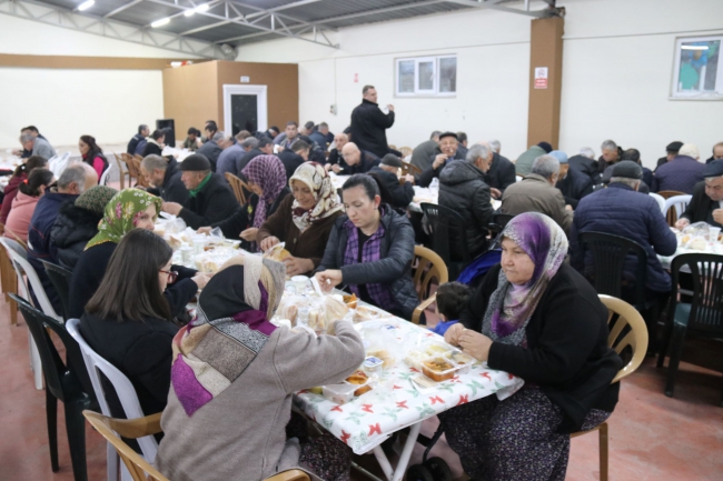 Sevgi Sofrası İğneler’de Kuruldu