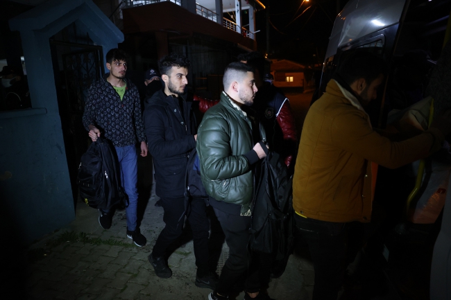 Evde 20 Düzensiz Göçmen Yakalandı