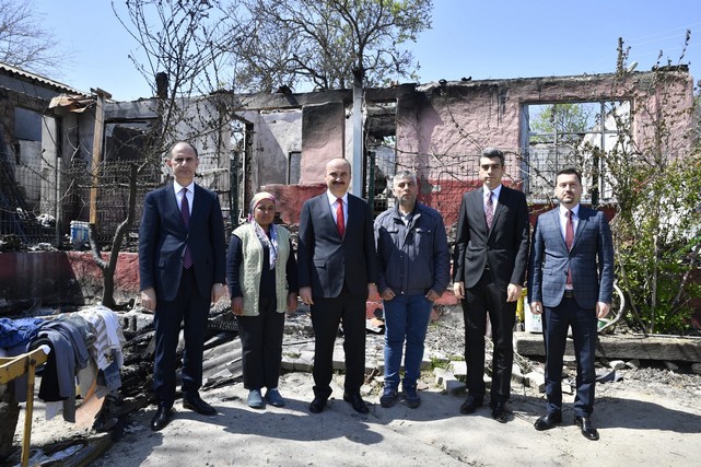Evleriyle Tüp Bebek İçin Biriktirdikleri Paraları Da Yanan Aileye Devlet Elini Uzattı