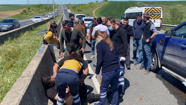Yola Düşen Hurda Dolu Çuvallar Kazaya Neden Oldu! 4 Araç Birbirine Girdi