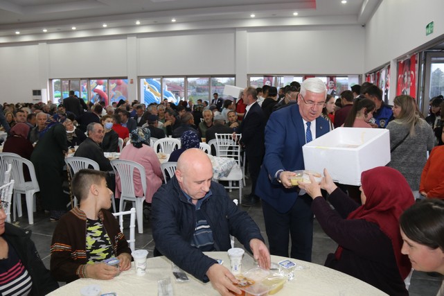 Ramazan Ayında Ergene Belediyesi 20 Bin Kişiye İftar Verdi