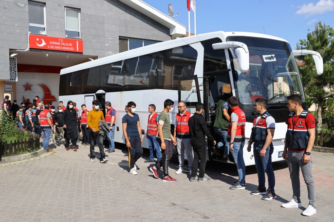 Edirne'den Yüzlerce Afgan Ülkesine Gönderildi