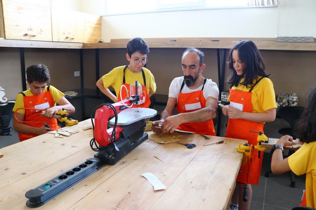 Çevre Dostu Okulda Öğrenciler Geri Dönüşüm Bilinciyle Yetişiyor