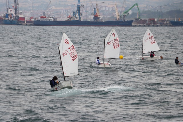 Kiraz Festivali'nde Yelken ve Yüzme Yarışları Düzenlendi