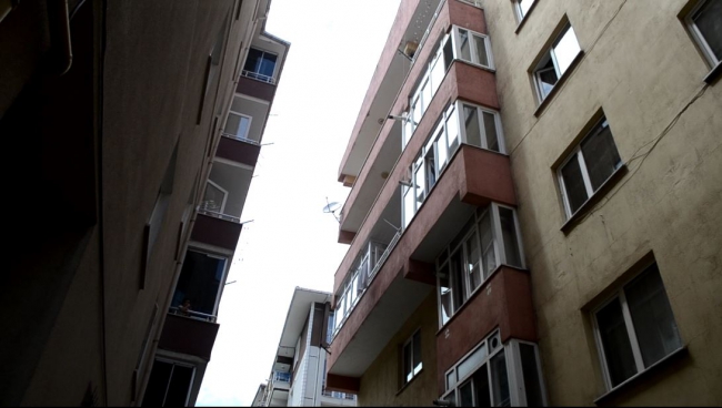 6 Yaşındaki Çocuk 4. Katın Balkonundan Düştü