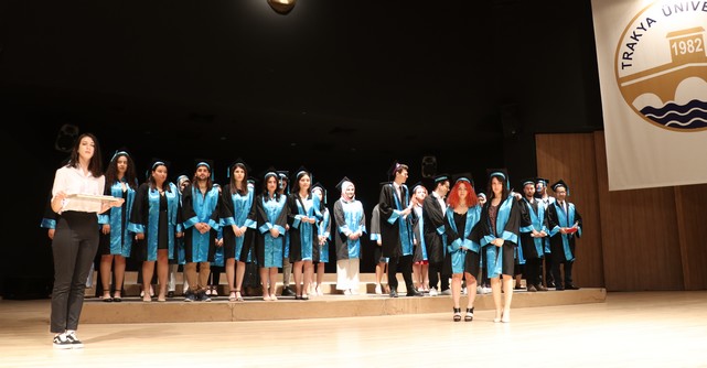 Oğlunun "Keşke Öğretmen Olsaydın" Sözüyle 54 Yaşında 2. Kez Üniversite Bitirdi