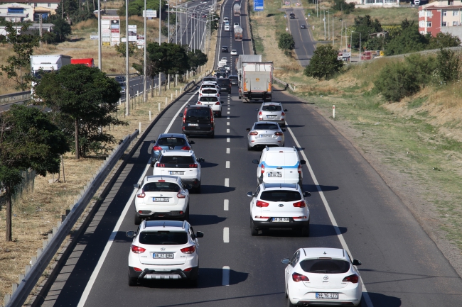 Yola Çıkacaklar Dikkat! Eve Dönüş Yoğunluğu Başladı