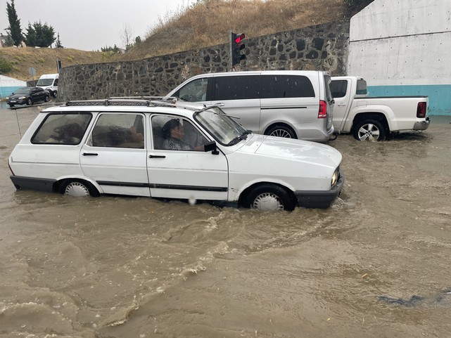 Meteoroloji Uyarmıştı! Tekirdağ’da Beklenen Yağış Etkili Oldu