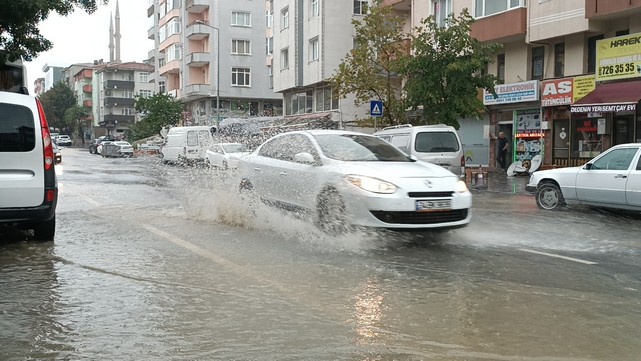 Meteoroloji Uyarmıştı! Tekirdağ’da Beklenen Yağış Etkili Oldu