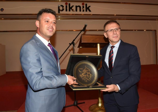 Kaymakam Sarılı'nın Veda Yemeğinde Duygu Dolu Anlar Yaşadı