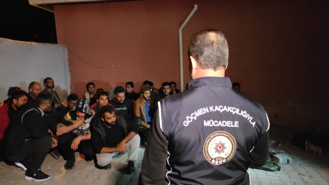 Bir Evde 29 Düzensiz Göçmen Yakalandı