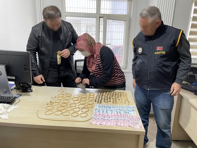 Eve Misafirliğe Çağırıp, Akrabasının Evine Hırsız Gönderdi