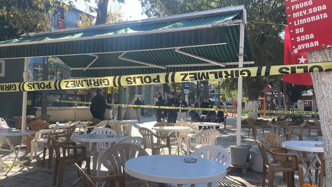 Çocuğuyla Çay Bahçesine Gelen Kadın Boğazından Bıçaklandı