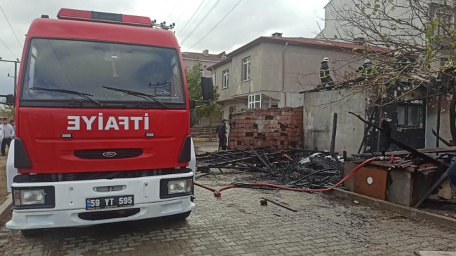 Kömürlükte Başlayan Yangın Eve Sıçradı